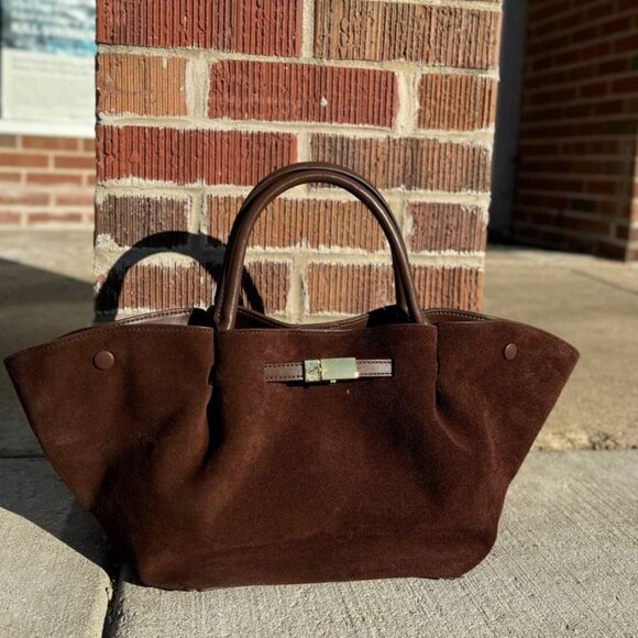 Saya Bag - An Italian bag made of genuine suede - Picture 4 of 14